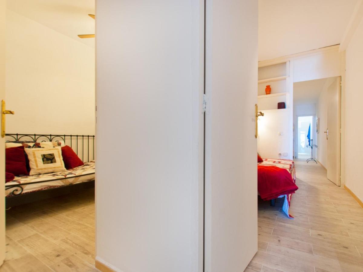 Apartment Oiza Castle 24 At Beach, Wifi And Aircon